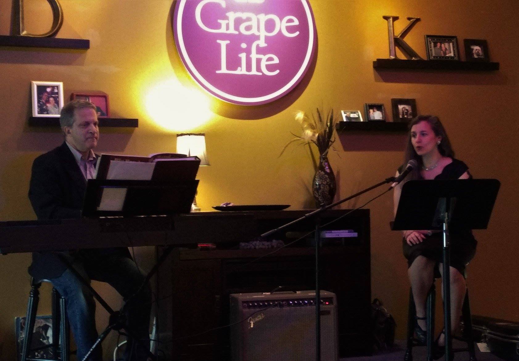 Jonathan Turner and Korah Winn performing at Grape Life in August 2018.